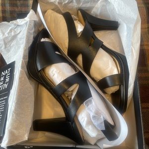 NEW in Box - NATURALIZER “Dee” High Heeled Dress Sandals - 9W